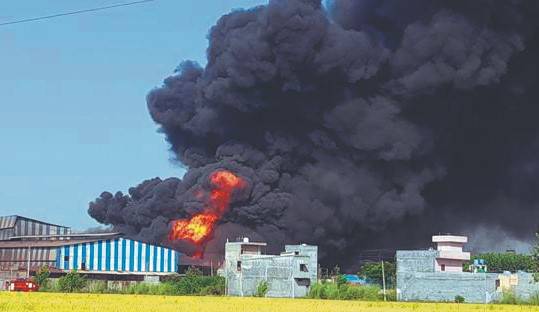 Fire erupts in cotton mills in Toba Tek Singh