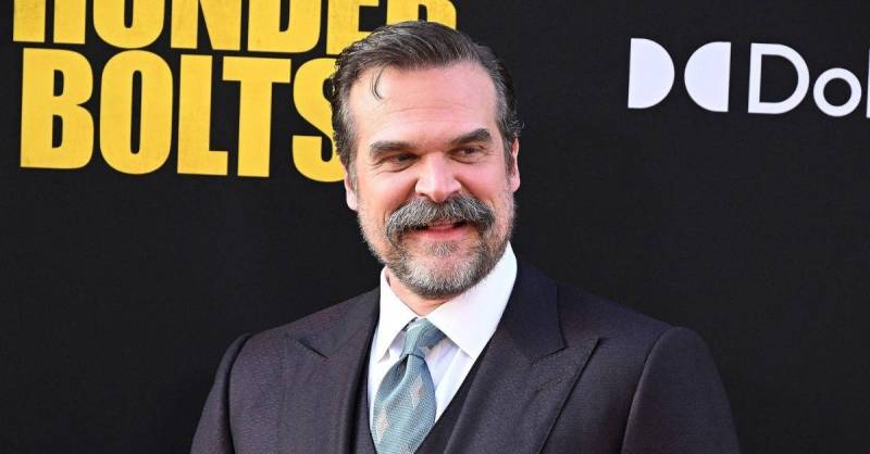David Harbour’s hair makeover sparks “midlife crisis” buzz amid divorce from Lily Allen