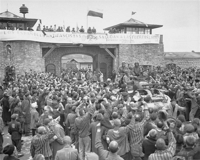 Germans mark liberation of Ravensbrueck Nazi camp