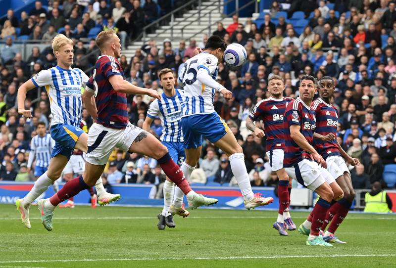 Howe hails Newcastle's 'ruthless' Isak after VAR drama in Brighton draw