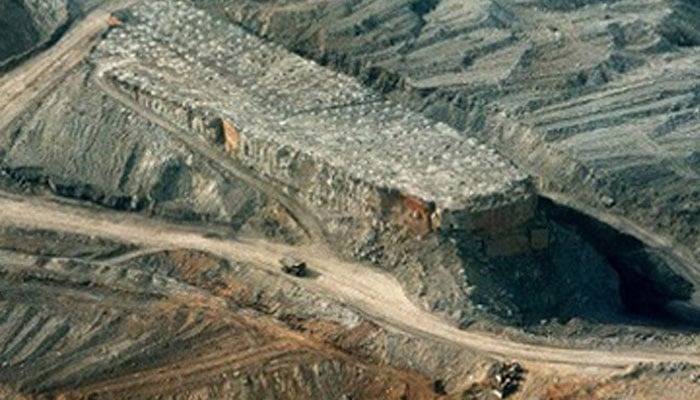 One killed, three injured in Shahrag coal mine landslide in Harnai