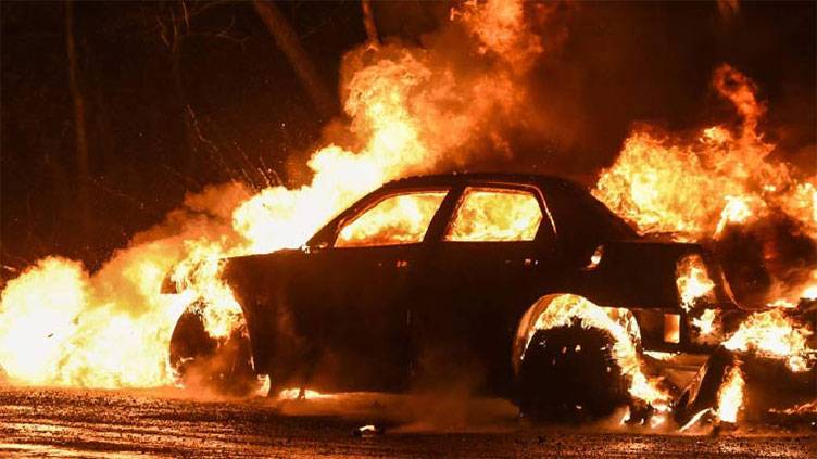 Three vehicles catch fire on motorway, Karachi and Arifwala; one injured
