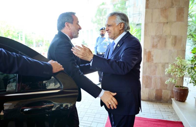 Iranian FM Abbas Araghchi meets Pakistani counterpart Ishaq Dar