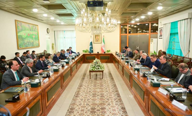 Pakistan and Iran pledge to deepen strategic and economic ties amid regional tensions