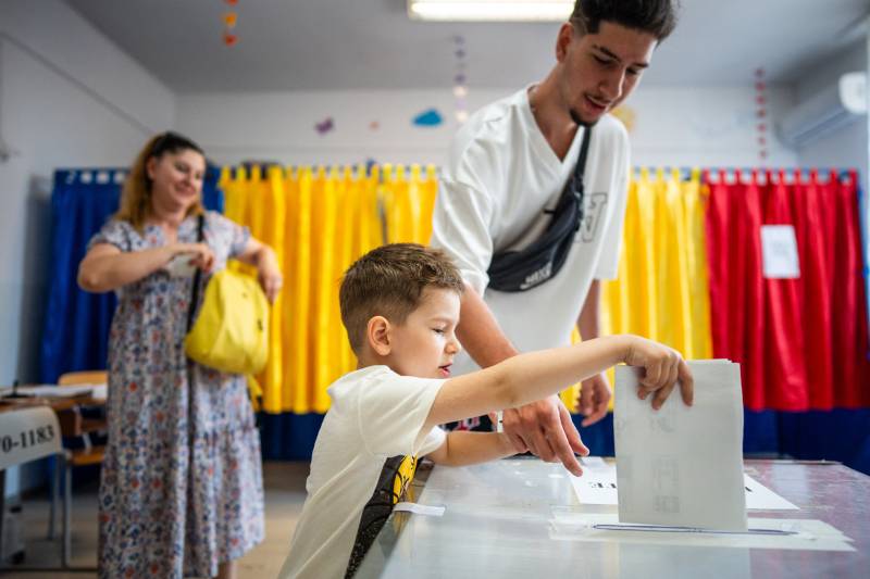 Pro-EU or pro-Trump? Romania faces decisive choice in vote