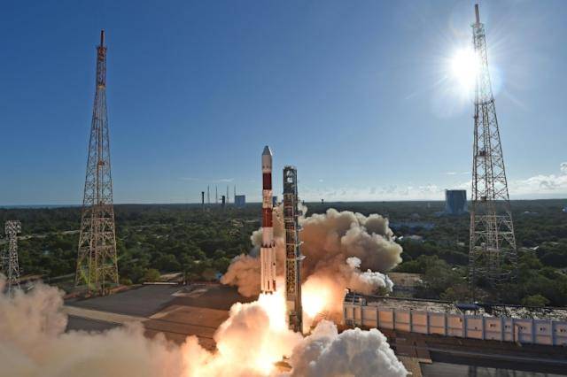 India plans manned space flight by 2027