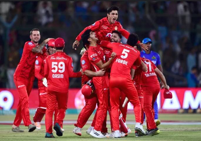 Heavy traffic banned from entering Islamabad during movement of PSL teams
