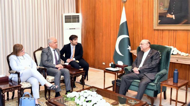Extremist Indian regime endangers regional peace: President Zardari