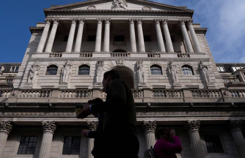 Bank of England cuts interest rate as US tariffs hit economy