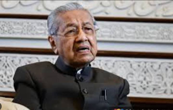 Malaysian ex-PM Mahathir blasts 'old world' Trump