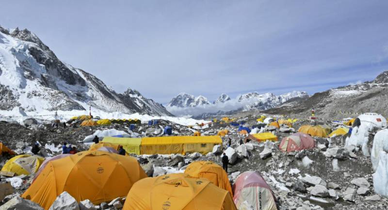 Nepali climbers kick off Everest climbing season with summit ascent