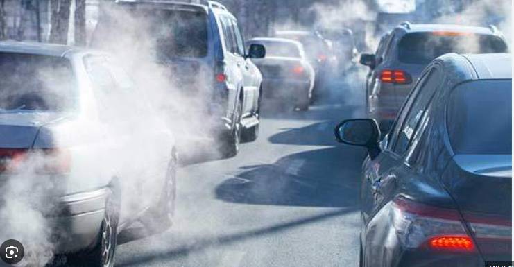 LHC orders immediate grand operation against smoke-emitting vehicles 