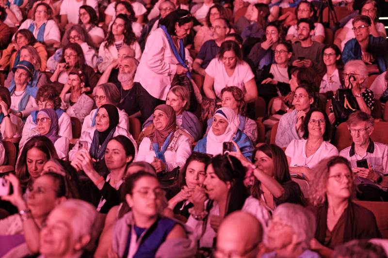 Thousands gather for rare peace event in Jerusalem