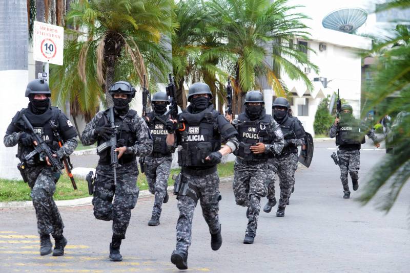 Ecuador says 11 troops killed in attack by FARC dissidents