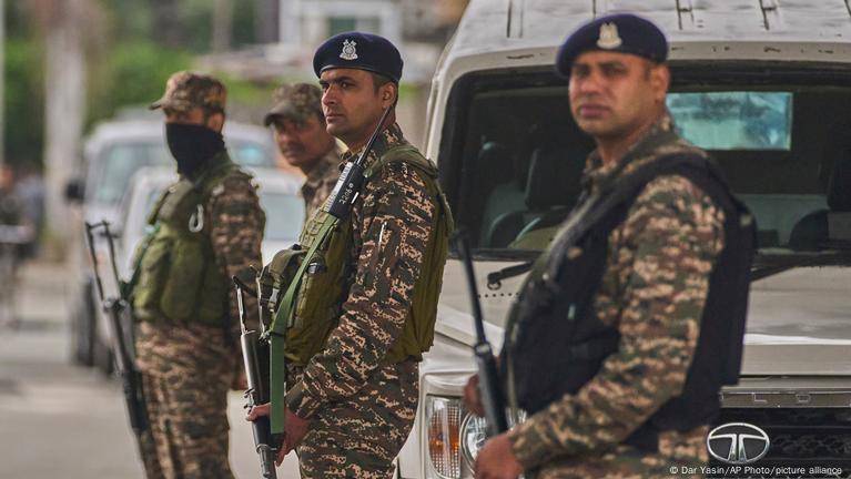 India claims Pakistan violated truce, says it is retaliating