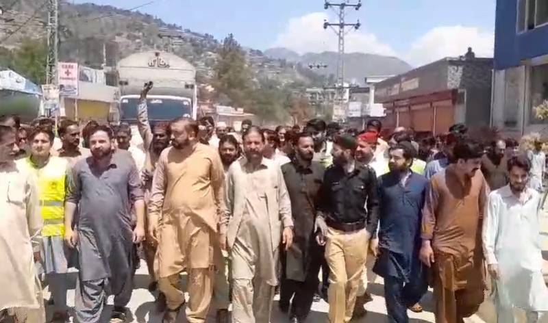 Pakistanis, Kashmiris celebrate Army’s lethal blow to India 