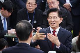 Uproar as S. Korea conservatives switch presidential candidate
