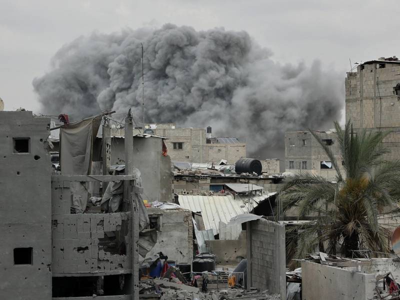 Gaza rescuers say eight killed in Israeli strike on Khan Yunis