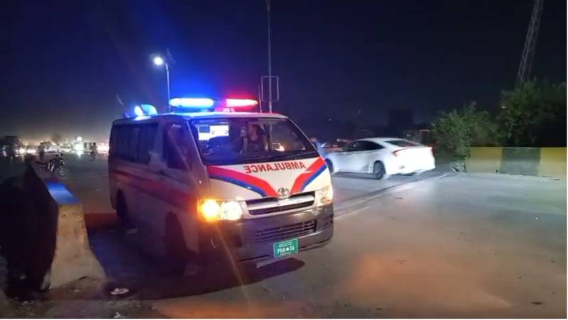 Two policemen martyred, 3 wounded in suicide attack on police van in Peshawar