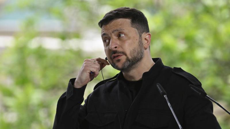 Ukraine says will meet Russia for talks if it agrees to ceasefire