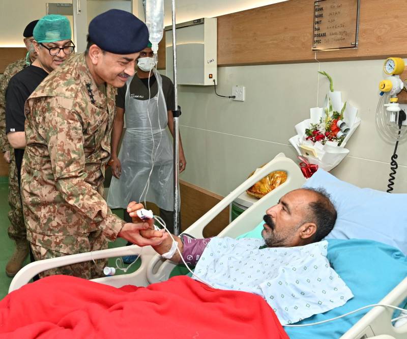 Civilians & soldiers valour and sacrifice form cornerstone of Pakistan’s security: COAS