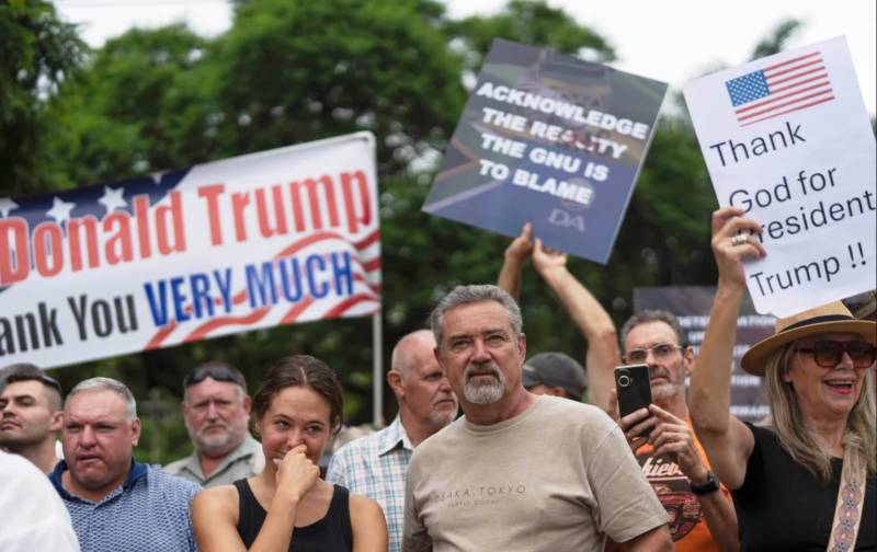 Trump defends resettling white South Africans as refugees in US