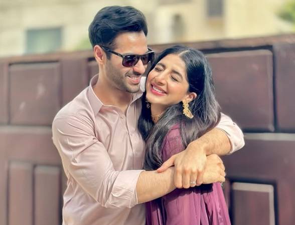 Ameer Gilani slams Indians for removing Pakistani celebs from posters