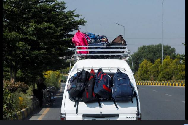 Seven injured in firing on school van in Batgram
