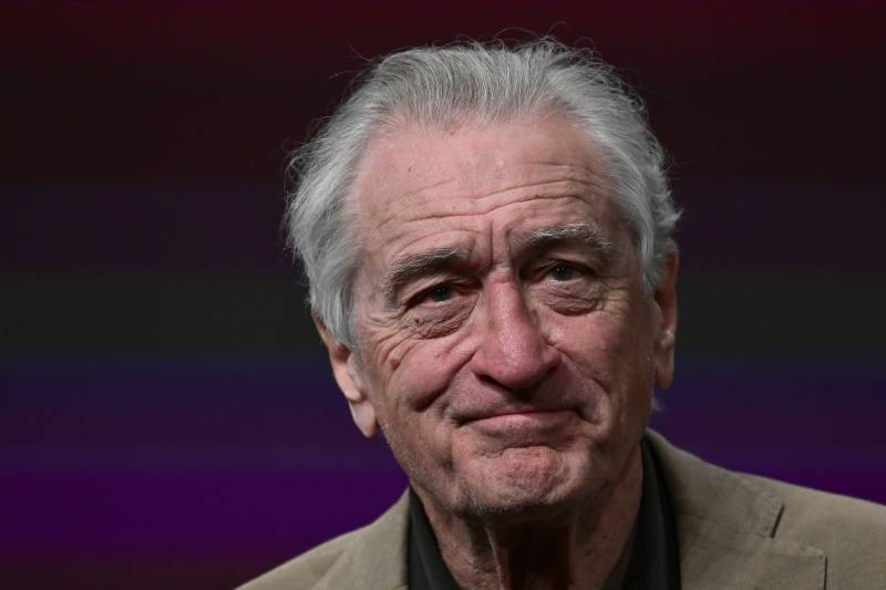 De Niro says Hollywood worried about 'wrath of Trump'