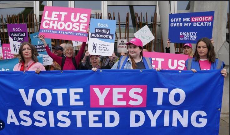 Scottish lawmakers back assisted dying bill in first vote
