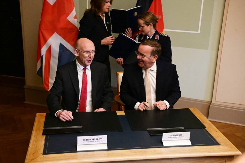 Britain, Germany jointly developing missiles: ministers