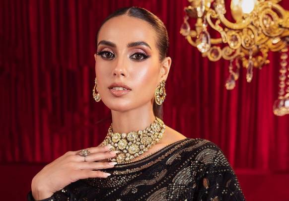 Iqra Aziz speaks out against ‘desi’ parents for publicly slapping children 