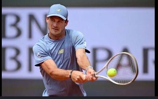 Sinner demolishes Ruud as Gauff battles into Italian Open final
