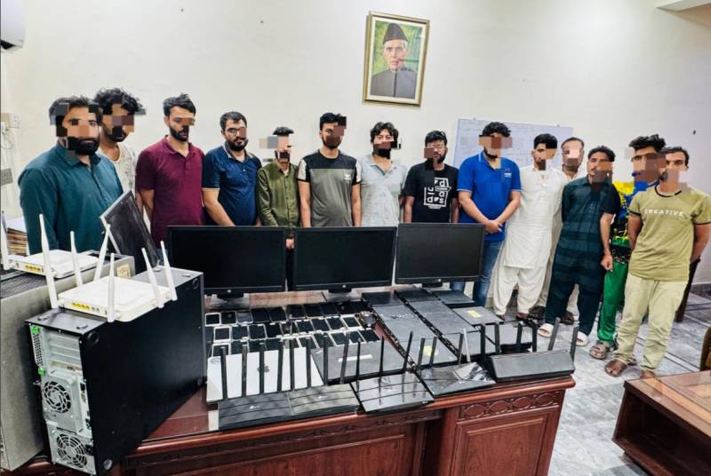 Hackers gang involved in frauds in US, Netherlands busted from Multan, several held 