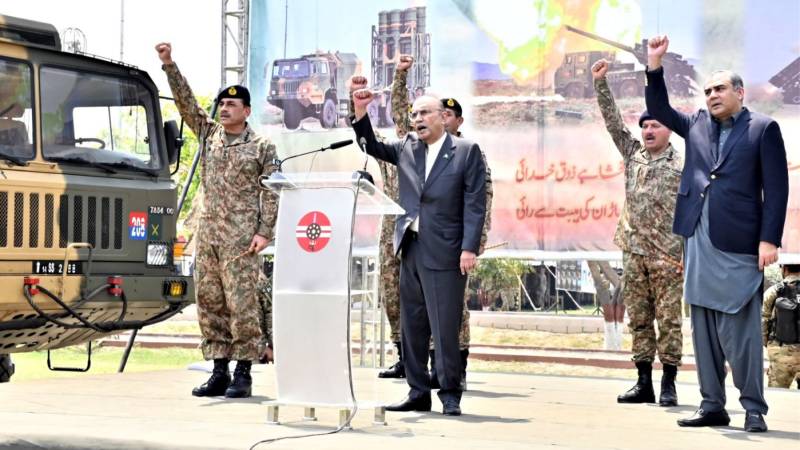 President Zardari visits Gujranwala Cantt, lauds security forces feats against India