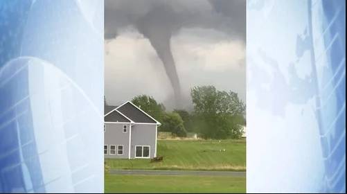 Tornadoes kill more than 20 in two southern US states