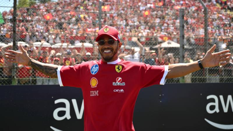 Hamilton revels in Ferrari's 'sea of red' tifosi