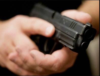 SP’s driver caught red-handed selling illegal arms in Lahore