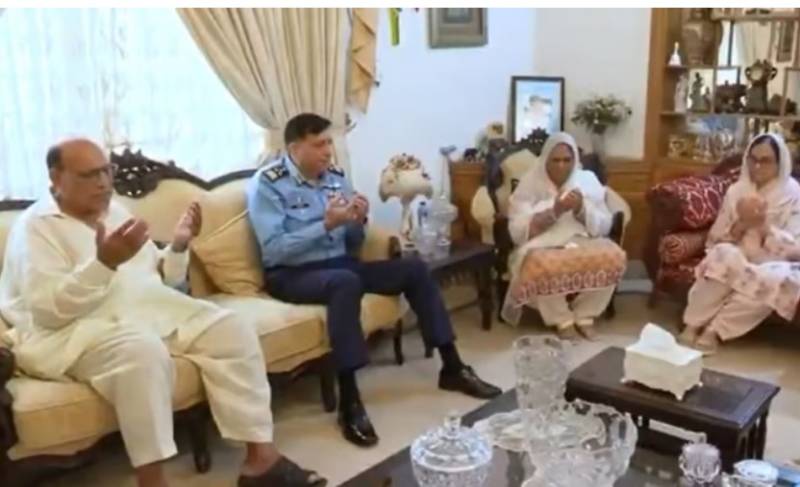 PAF chief visits residence of Squadron Leader Usman Yousaf Shaheed