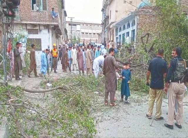 Three die after windstorm batters Peshawar 