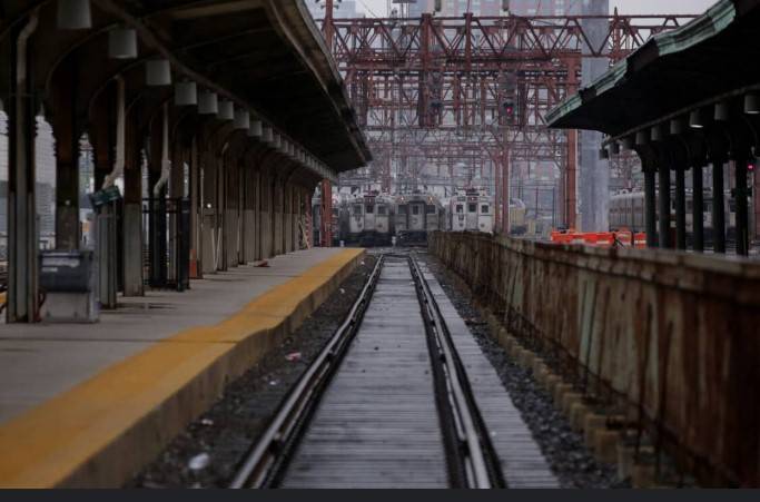 Train strike ends after snarling New York travel