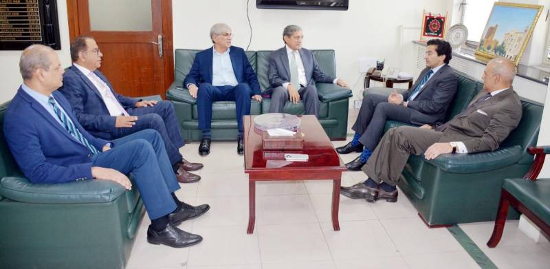 Petroleum Minister meets refinery CEOs to discuss modernisation efforts