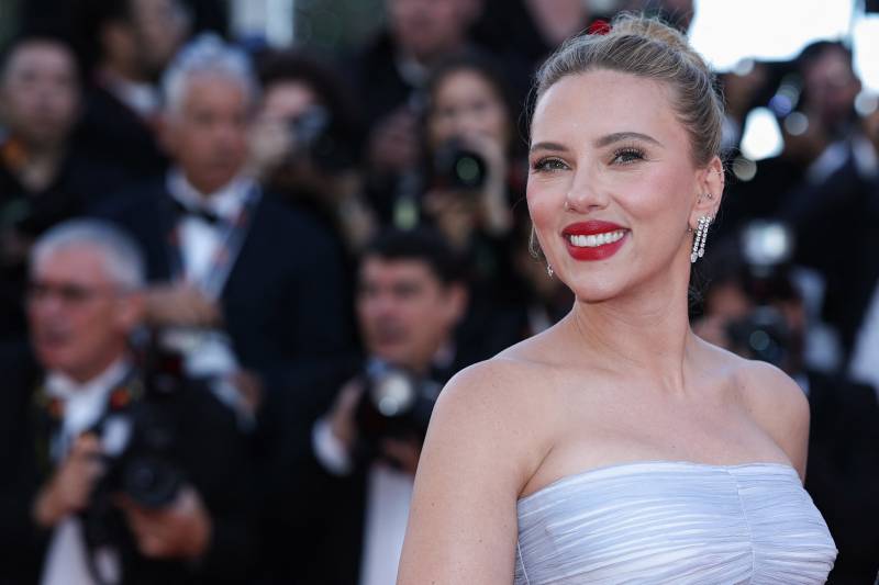 Scarlett Johansson faces tough reviews in director debut