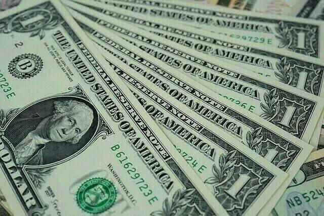Dollar, US bonds under pressure amid global tensions and Trump tax bill