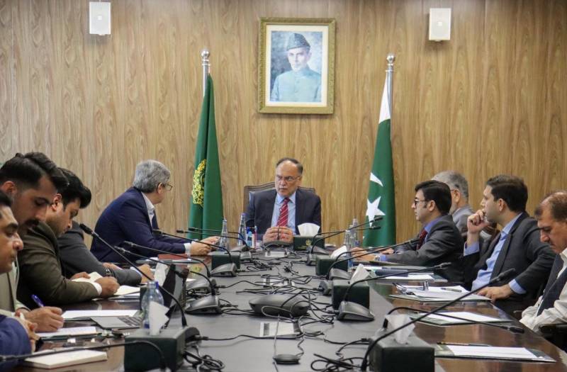 Planning Minister Ahsan reviews progress on establishment of Daanish University