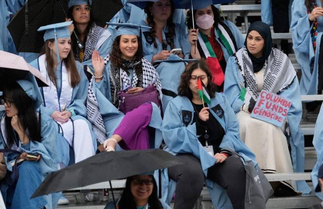 Students chant 'Free Mahmoud' at Columbia University graduation