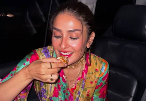 ‘Long drives, night outs & street food:’ Ayeza Khan’s unforgettable Chand Raat with siblings