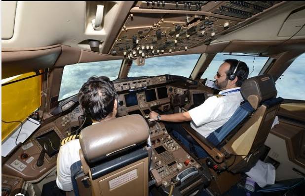 Karachi to Lahore bound flight escapes disaster during windstorm