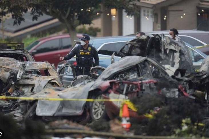 Pilot, all 5 passengers killed in San Diego plane crash