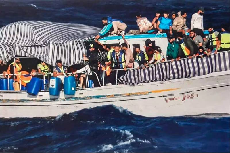 Over 500 migrants rescued off Greek island in recent days